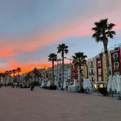 Compromís exige una moratoria urgente de los apartamentos turísticos para frenar la subida de los alquileres Compromís exige una moratoria urgente de los apartamentos turísticos para frenar la subida de los alquileres