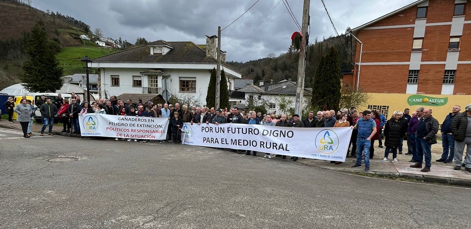 Más de uno Luarca 12/03/2025 Más de uno Luarca 12/03/2025