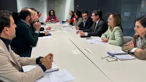 El consejero Santamaría considera "imprescindible" el trabajo que realizan los Agentes de Desarrollo Local El consejero Santamaría considera "imprescindible" el trabajo que realizan los Agentes de Desarrollo Local