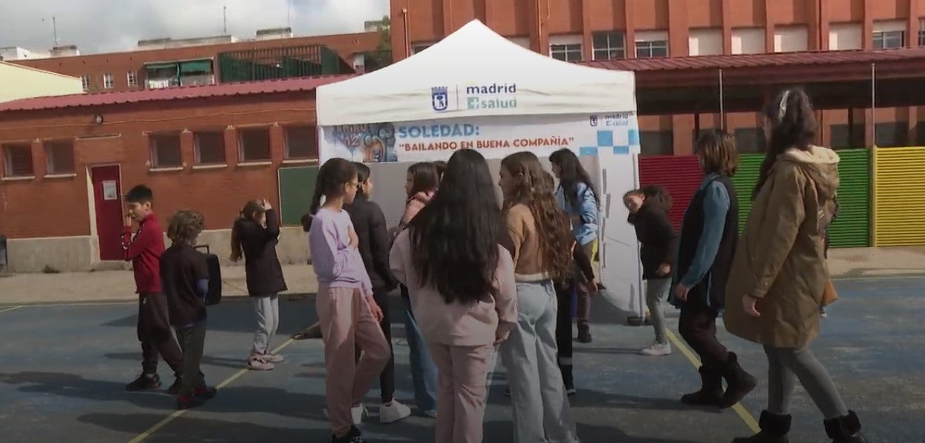 "La Tribu del 12": proyecto pionero en Puente de Vallecas para evitar la captación de menores por bandas juveniles violentas "La Tribu del 12": proyecto pionero en Puente de Vallecas para evitar la captación de menores por bandas juveniles violentas