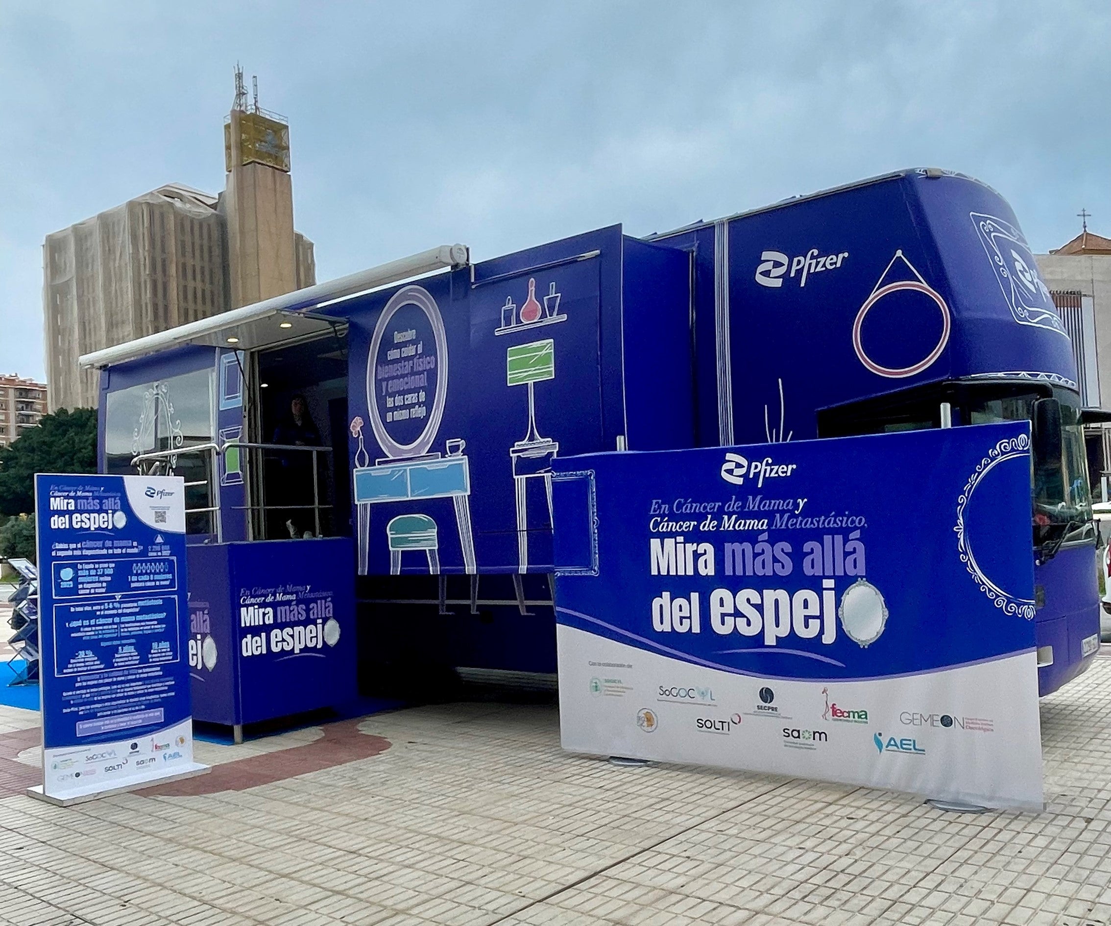 Llega a Málaga la exposición 'En Cáncer de Mama y Cáncer de Mama Metastásico, mira más allá del espejo' Llega a Málaga la exposición 'En Cáncer de Mama y Cáncer de Mama Metastásico, mira más allá del espejo'