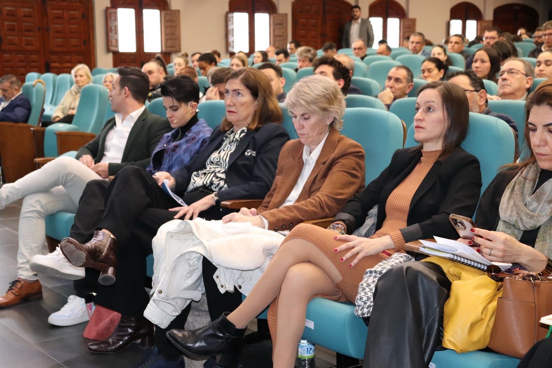 El congreso 'Deporte, Igualdad y Empresa' reúne en Cáceres a la campeona olímpica María Pérez y la periodista Paloma del Río El congreso 'Deporte, Igualdad y Empresa' reúne en Cáceres a la campeona olímpica María Pérez y la periodista Paloma del Río
