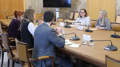 Guardiola entrega a Aagesen un informe sobre Almaraz que indica que "No existen razones técnicas ni de seguridad para el cierre" Guardiola entrega a Aagesen un informe sobre Almaraz que indica que "No existen razones técnicas ni de seguridad para el cierre"