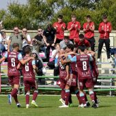 Partido celebrado en La Albuera, donde se instalan gradas supletorias debido a la escasez de aforo