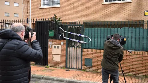 La familia de la educadora de Badajoz pide que no haya "juicios paralelos" que "entorpezcan" a la Justicia La familia de la educadora de Badajoz pide que no haya "juicios paralelos" que "entorpezcan" a la Justicia