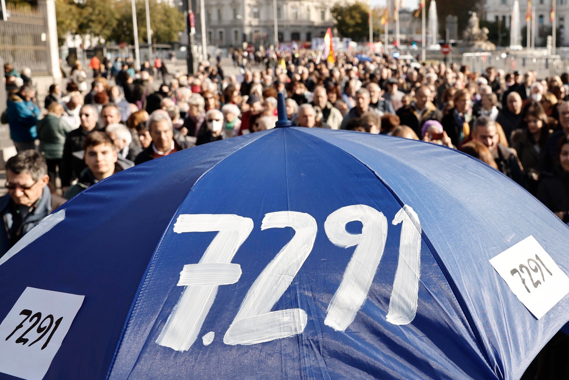 El PP sale en defensa de Ayuso por el documental de TVE: "Los 7.291 muertos son una cifra falsa" El PP sale en defensa de Ayuso por el documental de TVE: "Los 7.291 muertos son una cifra falsa"