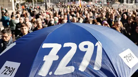 El PP sale en defensa de Ayuso por el documental de TVE: "Los 7.291 muertos son una cifra falsa" El PP sale en defensa de Ayuso por el documental de TVE: "Los 7.291 muertos son una cifra falsa"