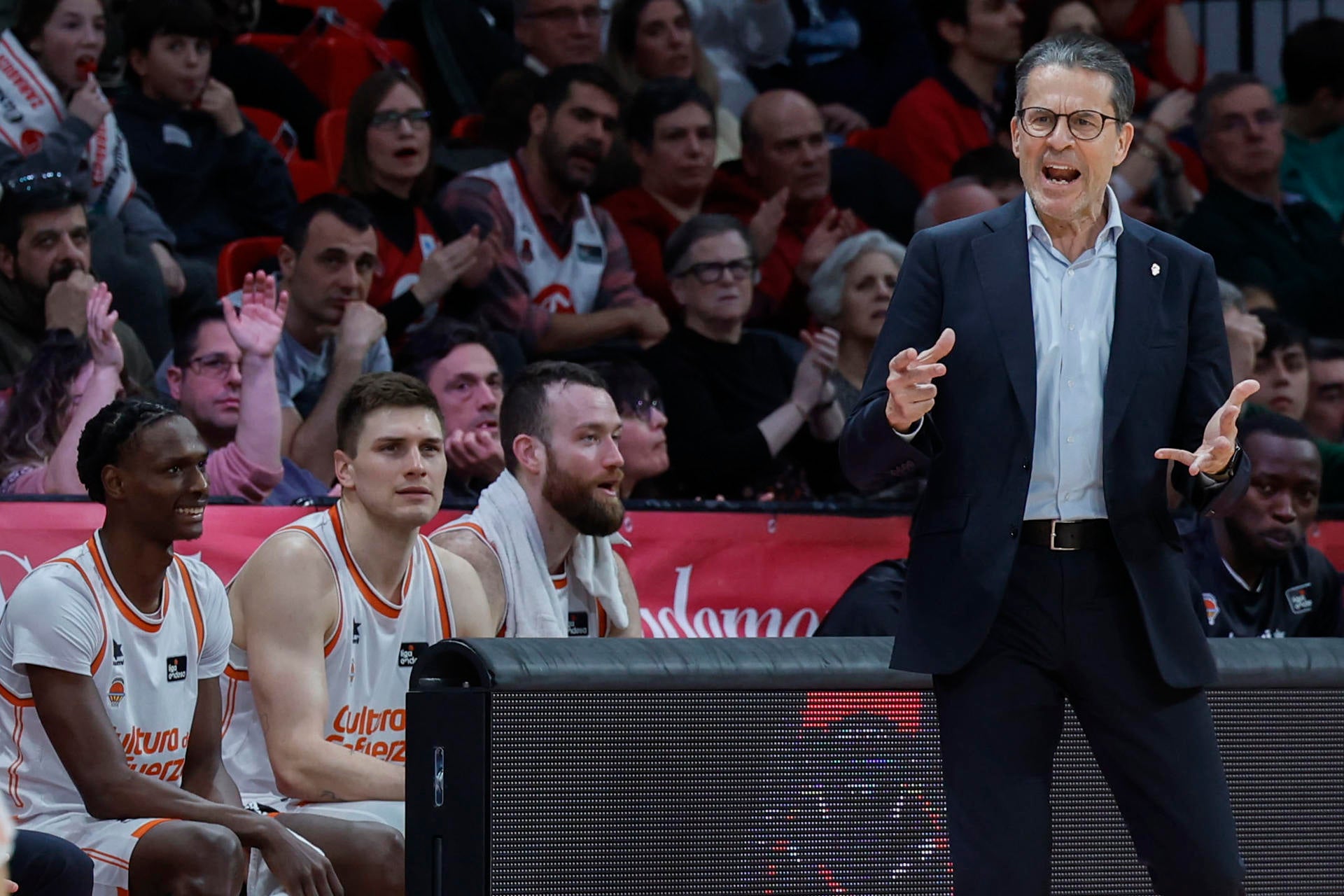 Pedro Martínez: "Para mí el Joventut es la revelación de la temporada" Pedro Martínez: "Para mí el Joventut es la revelación de la temporada"