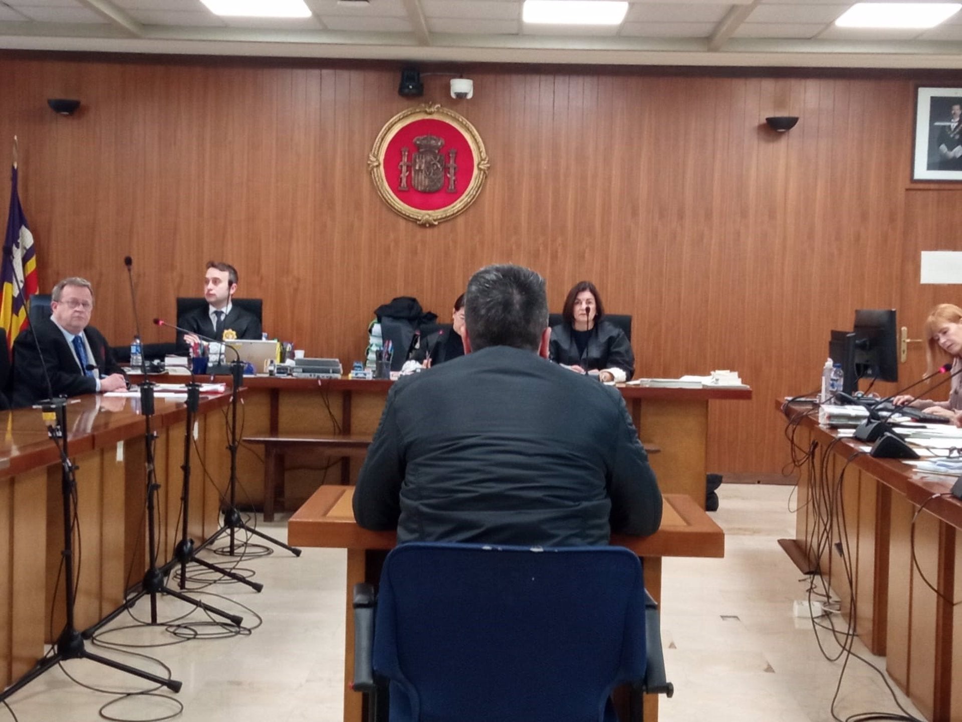 Un hombre acepta cinco años de prisión por abusar sexualmente de su hija en Palma Un hombre acepta cinco años de prisión por abusar sexualmente de su hija en Palma