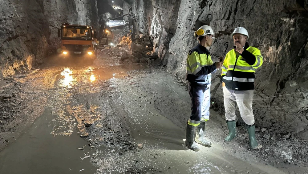 EMC pide que se deje trabajar libremente y sin presiones en el proyecto de Salave. EMC pide que se deje trabajar libremente y sin presiones en el proyecto de Salave.