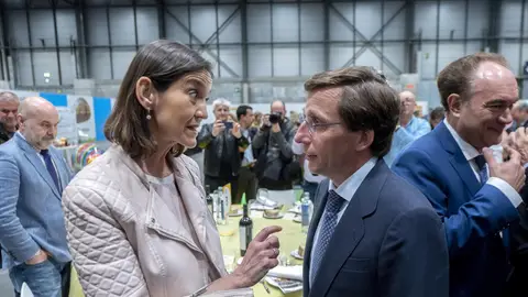 La portavoz del PSOE en el Ayuntamiento de Madrid, Reyes Maroto, y el alcalde de Madrid, José Luis Martínez-Almeida La portavoz del PSOE en el Ayuntamiento de Madrid, Reyes Maroto, y el alcalde de Madrid, José Luis Martínez-Almeida