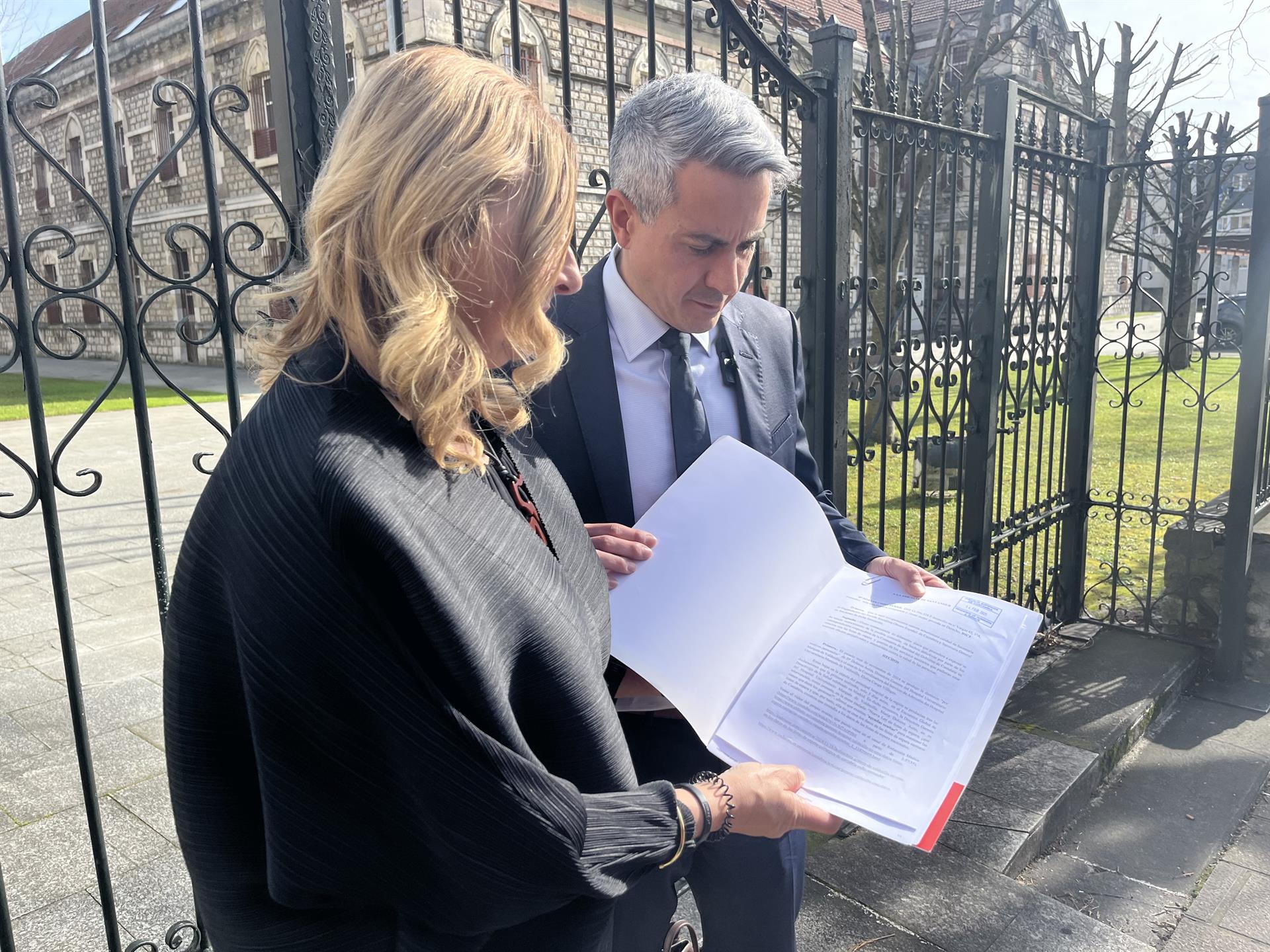 La Fiscalía archiva la denuncia del PSOE por la gestión de las listas de espera sanitaria La Fiscalía archiva la denuncia del PSOE por la gestión de las listas de espera sanitaria