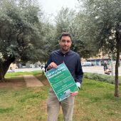 El concejal de Atención Ciudadana, Vicente Blay, ha presentado el bus magdalenero para las vecinos de Almassora. 