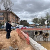 Velázquez defiende la eficacia de la balsa de Azucaica en Toledo Velázquez defiende la eficacia de la balsa de Azucaica en Toledo