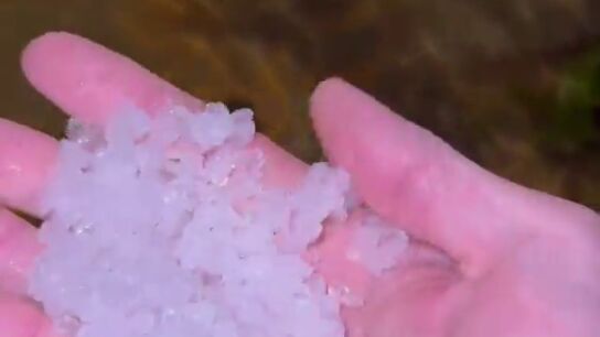 El granizo ha descargado con fuerzo en Los Arenales del Sol de Elche