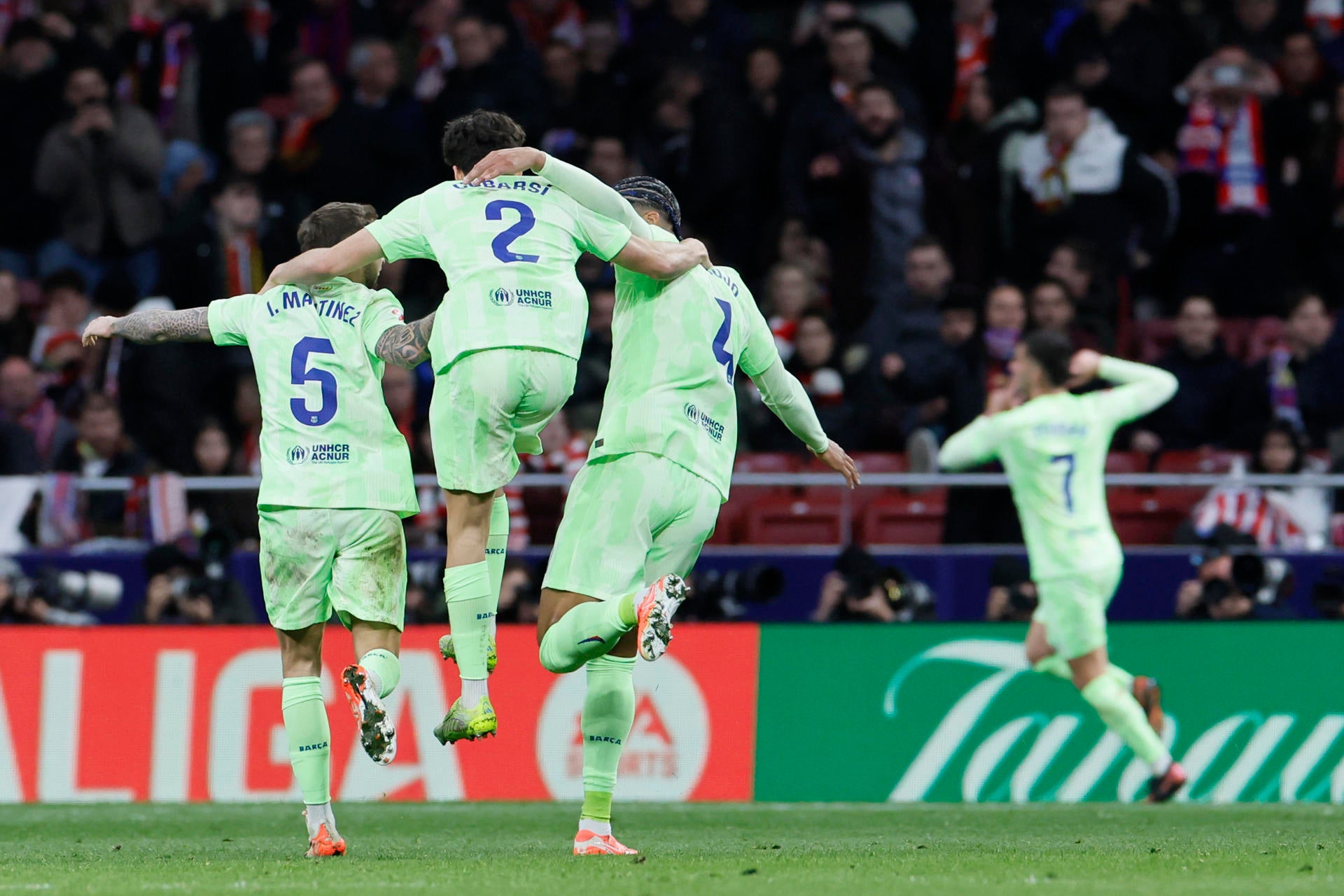 El Barça remonta y aleja al Atlético del sueño de LaLiga El Barça remonta y aleja al Atlético del sueño de LaLiga