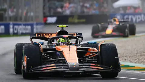 Lando Norris perseguido por Verstappen durante el GP de Australia Lando Norris perseguido por Verstappen durante el GP de Australia