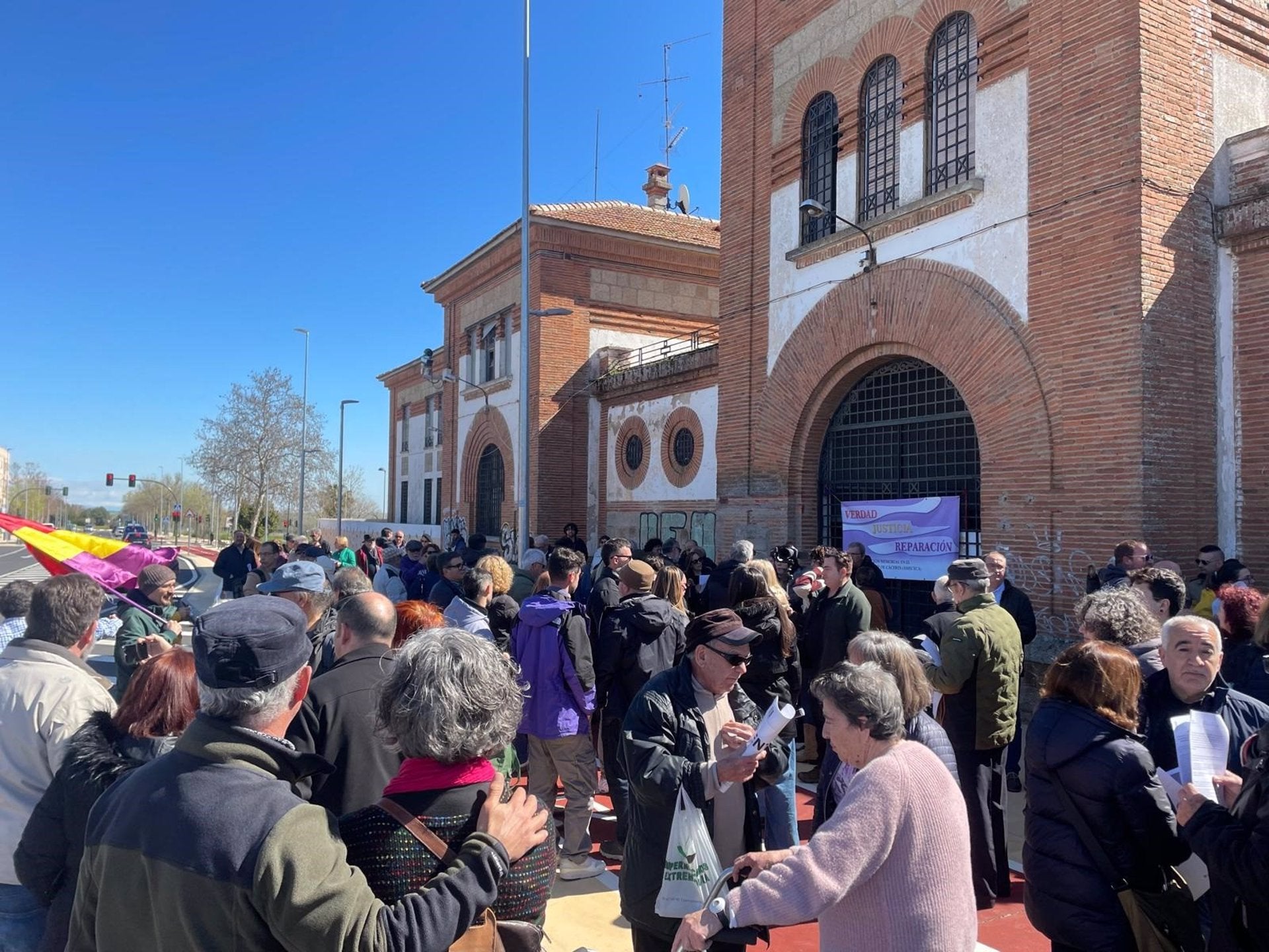 Amececa reitera la necesidad de proteger la vieja cárcel de Cáceres y defiende la Ley de Memoria Histórica en Extremadura Amececa reitera la necesidad de proteger la vieja cárcel de Cáceres y defiende la Ley de Memoria Histórica en Extremadura