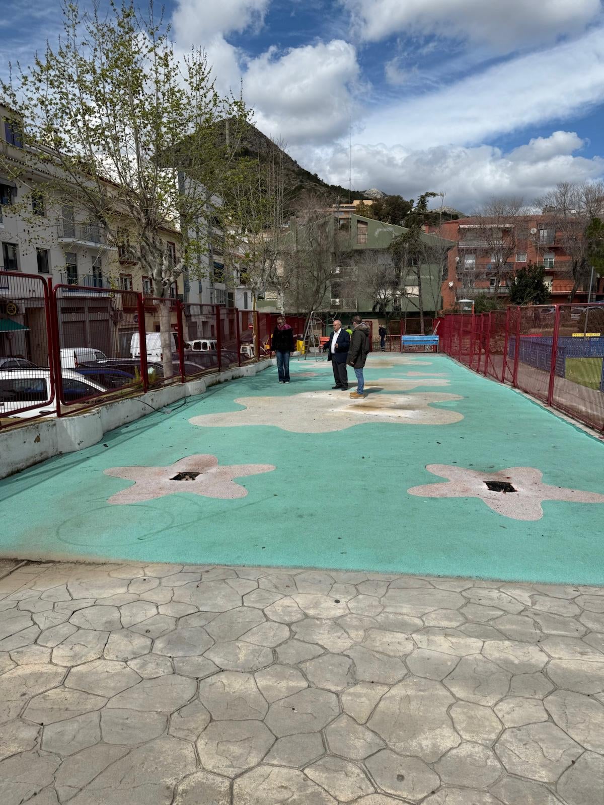 Callosa d’en Sarrià invierte cerca de 100.000 euros en arreglar el parque del Llaurador y la zona del Calvario Callosa d’en Sarrià invierte cerca de 100.000 euros en arreglar el parque del Llaurador y la zona del Calvario