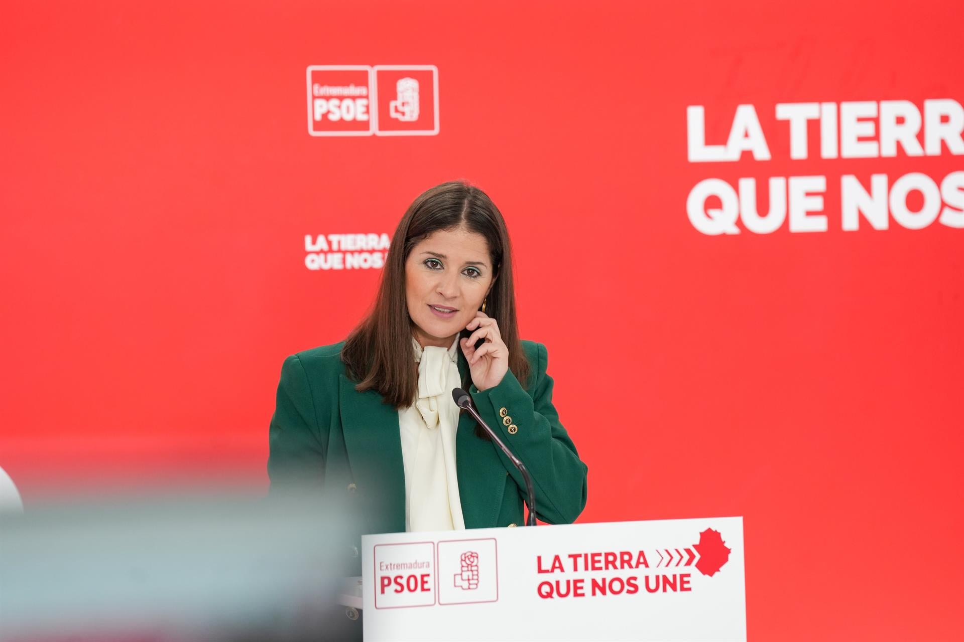 El PSOE pide explicaciones a Guardiola por el "caso de manual de conflicto de intereses" del director general de la PAC El PSOE pide explicaciones a Guardiola por el "caso de manual de conflicto de intereses" del director general de la PAC