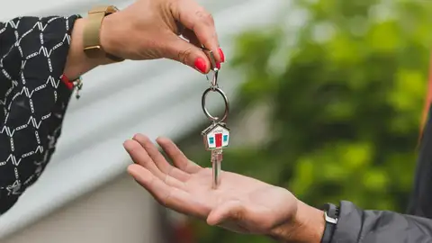 Si has comprado una casa en 2024, esto es lo que debes saber para la declaración de la Renta Si has comprado una casa en 2024, esto es lo que debes saber para la declaración de la Renta