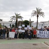 Sindicatos y personal del Parador de Benicarló protestan para reclamar soluciones al cierre de la instalación