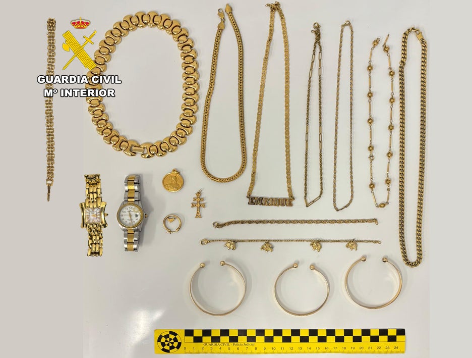 Dos mujeres detenidas en Solares al intentar el timo del tocomocho a una mujer de 69 años Dos mujeres detenidas en Solares al intentar el timo del tocomocho a una mujer de 69 años