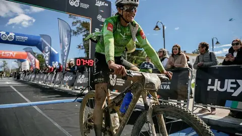 Natalia Fischer (Extremadura-Ecopilas) se impone con autoridad en la ultramaratoniana HUEX MTB Natalia Fischer (Extremadura-Ecopilas) se impone con autoridad en la ultramaratoniana HUEX MTB