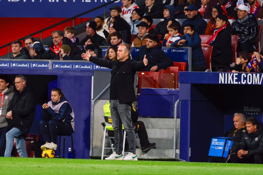 Flick: "Queda un camino largo, pero veo al equipo bien" Flick: "Queda un camino largo, pero veo al equipo bien"