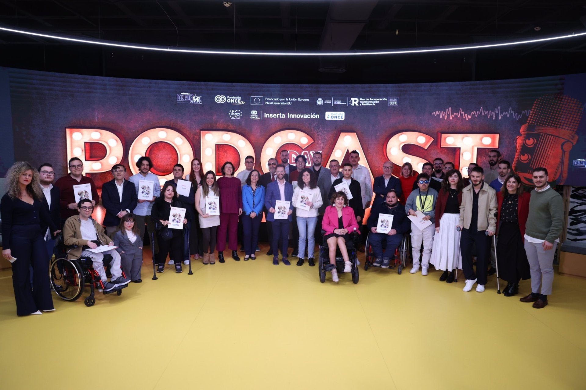 El programa TándEM 'On Air' forma a cinco jóvenes con discapacidad de Mérida en radio con IA El programa TándEM 'On Air' forma a cinco jóvenes con discapacidad de Mérida en radio con IA