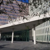 Fachada de la Ciutat de la Justicia de Barcelona Fachada de la Ciutat de la Justicia de Barcelona