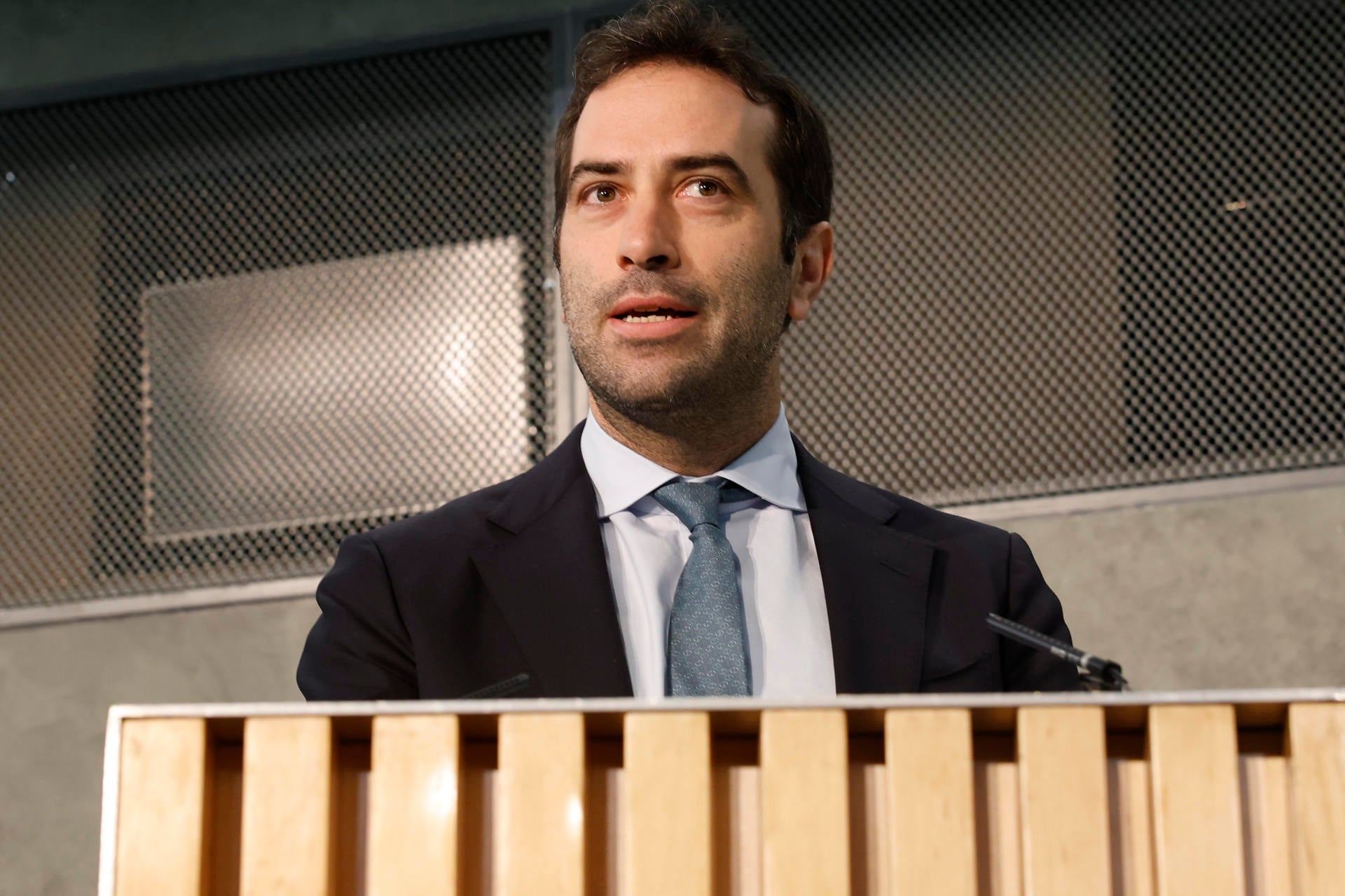 La OCDE mejora sus previsiones para España pese a la incertidumbre global La OCDE mejora sus previsiones para España pese a la incertidumbre global