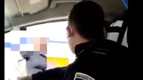 Piden dos años y dos meses de prisión para dos agentes de la Policía Local de Benidorm por insultar a una mujer transexual y grabarlo Piden dos años y dos meses de prisión para dos agentes de la Policía Local de Benidorm por insultar a una mujer transexual y grabarlo