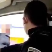 Piden dos años y dos meses de prisión para dos agentes de la Policía Local de Benidorm por insultar a una mujer transexual y grabarlo