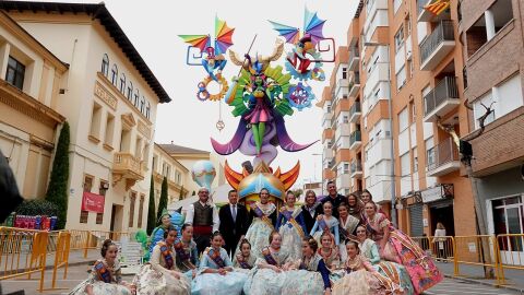 Visita a la falla Don Bosco. 