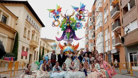 Visita a la falla Don Bosco. Visita a la falla Don Bosco.