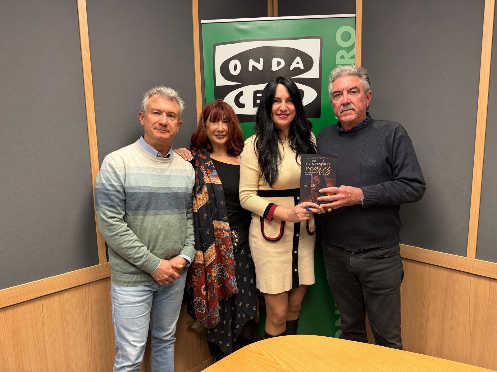 El Taller Literario de la Universidad de Alicante, dirigido por Manuel Avilés, presenta su nueva obra: Los confesores reales: Pecado, política y perdón El Taller Literario de la Universidad de Alicante, dirigido por Manuel Avilés, presenta su nueva obra: Los confesores reales: Pecado, política y perdón