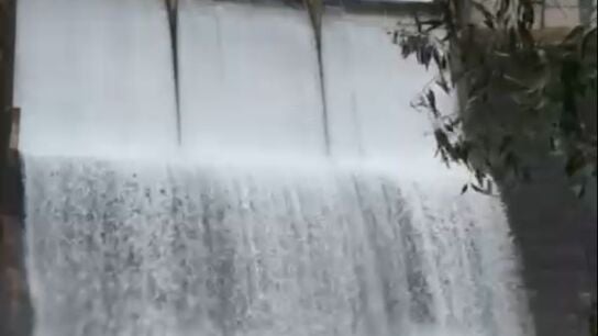 Fresneda desembalsando agua