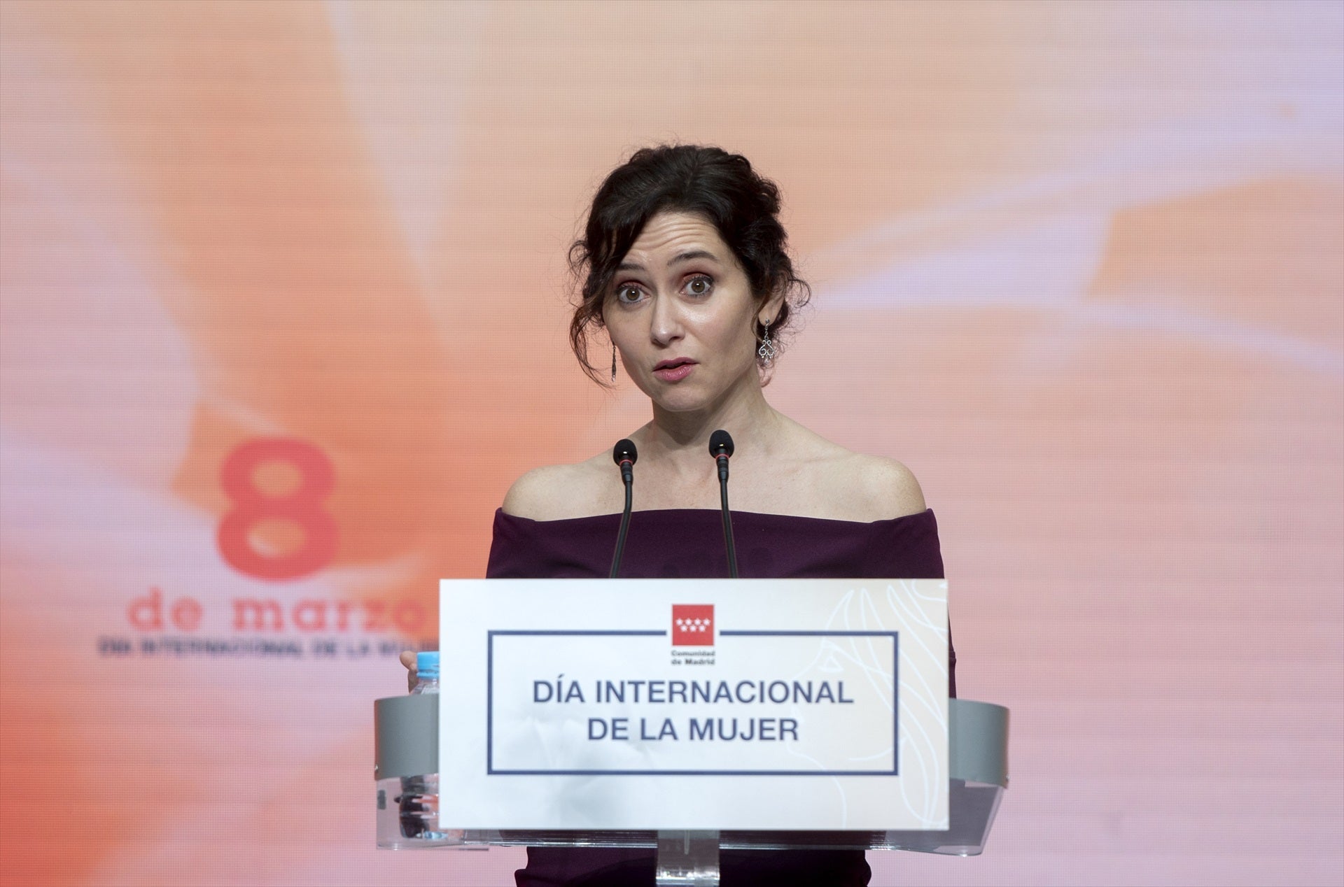 Ayuso estalla contra el "lamentable" pacto Gobierno- Junts por el reparto de menores migrantes: "Se llevará a los tribunales" Ayuso estalla contra el "lamentable" pacto Gobierno- Junts por el reparto de menores migrantes: "Se llevará a los tribunales"