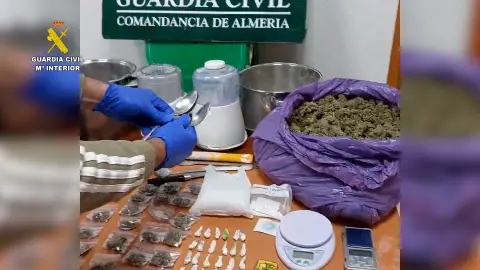 Desmantelado en Roquetas un laboratorio y punto de venta de droga cerca de un colegio Desmantelado en Roquetas un laboratorio y punto de venta de droga cerca de un colegio