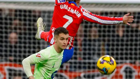 Casadó junto a Griezmann en el Metropolitano Casadó junto a Griezmann en el Metropolitano