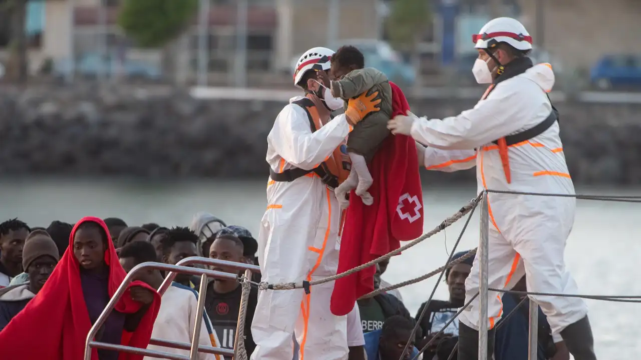 Rescate de una patera en Fuerteventura en 2023. Rescate de una patera en Fuerteventura en 2023.