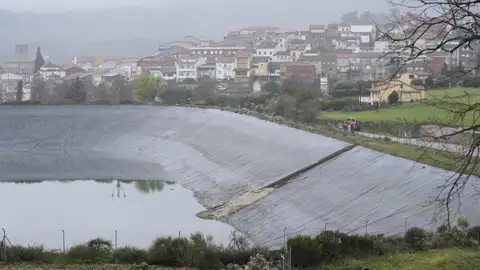 CHT señala que la titularidad de la balsa de Jarandilla de la Vera es de la Junta y que estaba en situación "irregular" CHT señala que la titularidad de la balsa de Jarandilla de la Vera es de la Junta y que estaba en situación "irregular"