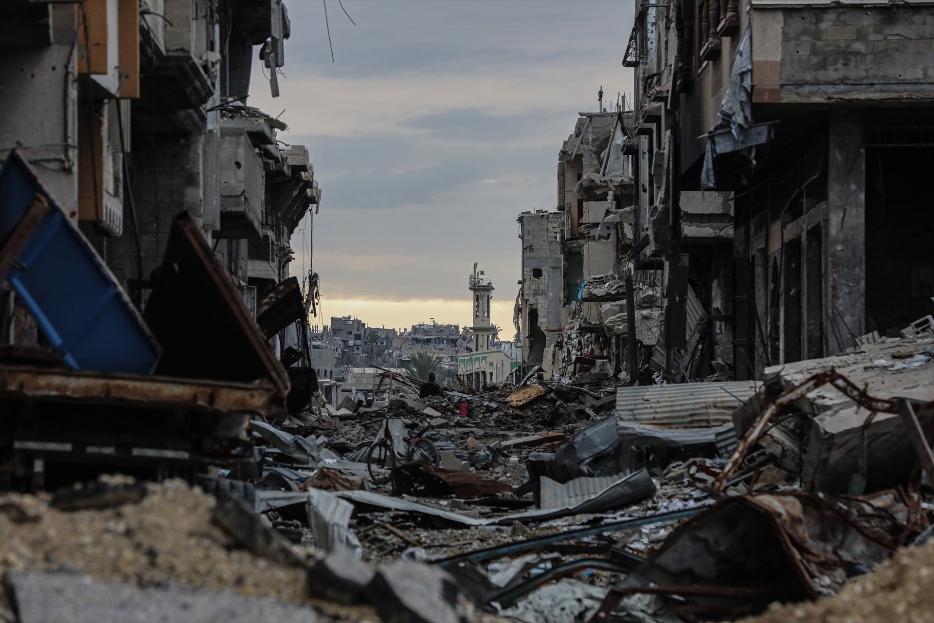 Israel reanuda las operaciones terrestres en Gaza y Hamás denuncia que son una "peligrosa violación de alto el fuego" Israel reanuda las operaciones terrestres en Gaza y Hamás denuncia que son una "peligrosa violación de alto el fuego"