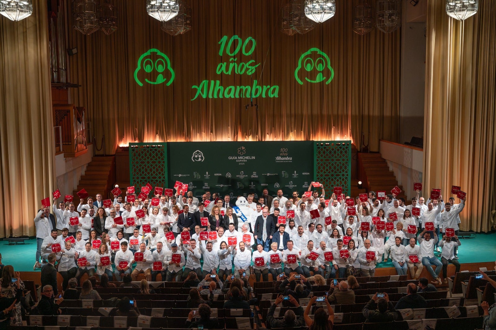 La gala Bib Gourmand llega a Granada de la mano de Cervezas Alhambra para premiar más de 200 restaurantes españoles La gala Bib Gourmand llega a Granada de la mano de Cervezas Alhambra para premiar más de 200 restaurantes españoles