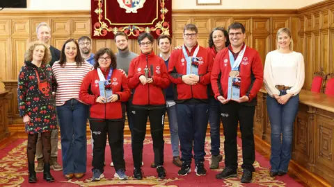 El Ayuntamiento de Palencia recibe a los medallistas en el Special Olympics Wordld Winter Games .