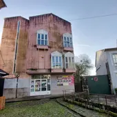 La alcaldesa de Santiago asegura que servicios municipales "están pendientes de que la Casa da Xuventude" no provoque ningún riesgo La alcaldesa de Santiago asegura que servicios municipales "están pendientes de que la Casa da Xuventude" no provoque ningún riesgo