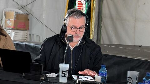 Carlos Alsina, durante el especial M&aacute;s de uno desde las Fallas de Valencia