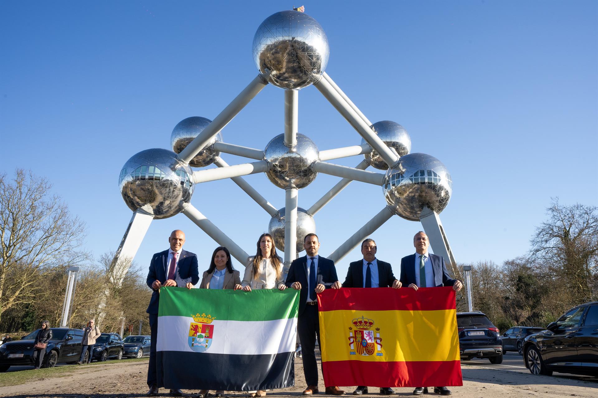 La plataforma 'Sí a Almaraz, Sí al futuro' recaba apoyos en Bruselas para la continuidad de la central de Almaraz La plataforma 'Sí a Almaraz, Sí al futuro' recaba apoyos en Bruselas para la continuidad de la central de Almaraz