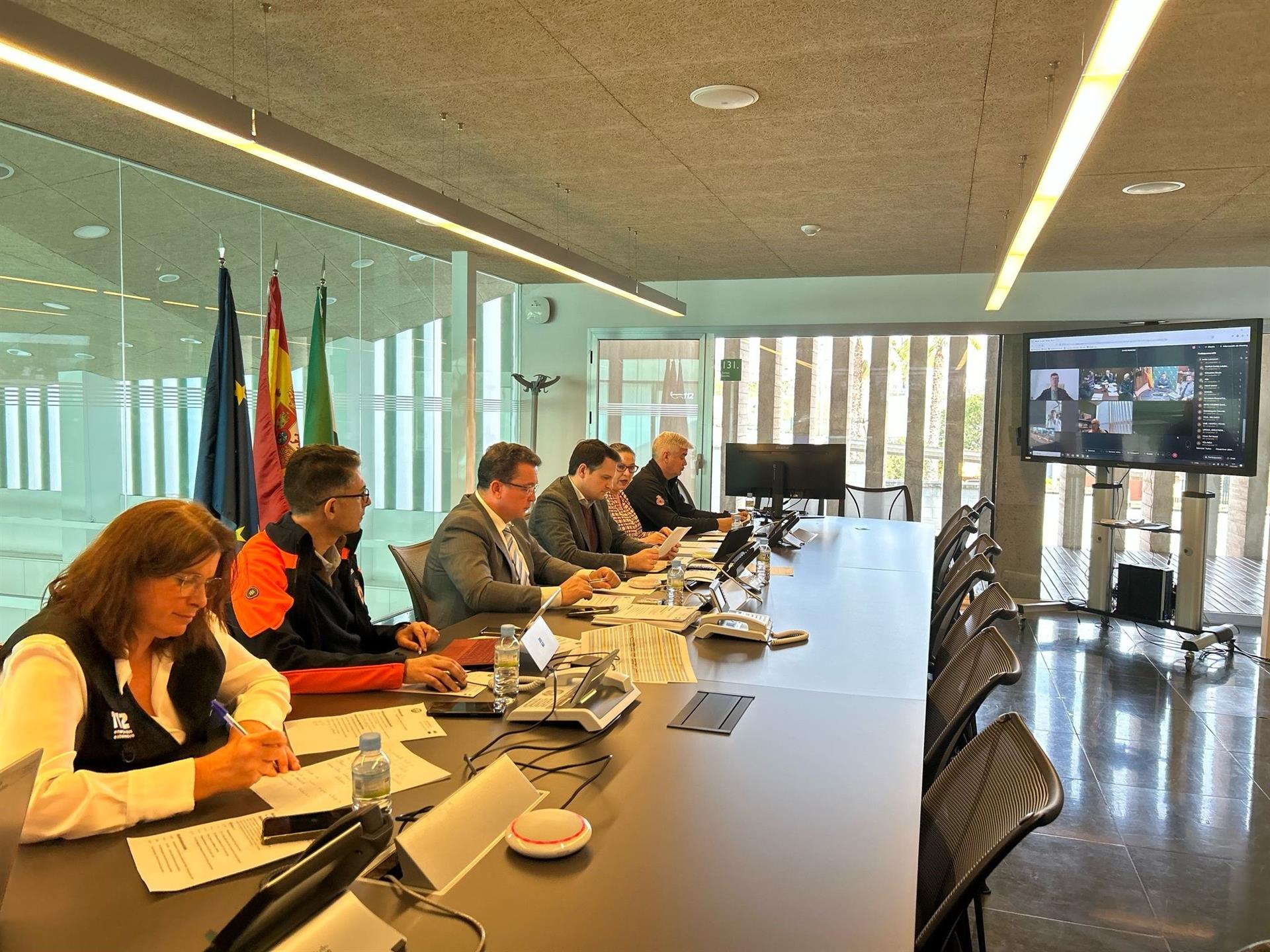 El 112 recibió este martes 1.905 llamadas y gestionó al menos 49 incidentes relacionados con fenómenos meteorológicos El 112 recibió este martes 1.905 llamadas y gestionó al menos 49 incidentes relacionados con fenómenos meteorológicos